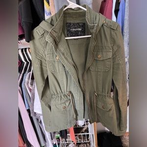 Cute green fashionable coat.